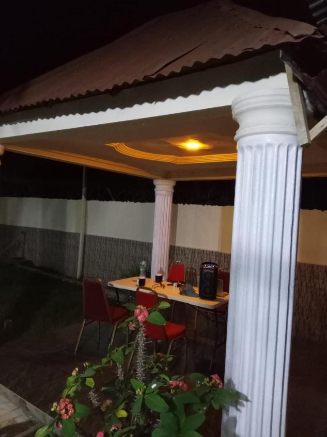 Faith And Grace Guest House Lamin Bagian luar foto