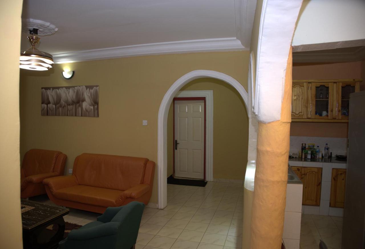 Faith And Grace Guest House Lamin Bagian luar foto