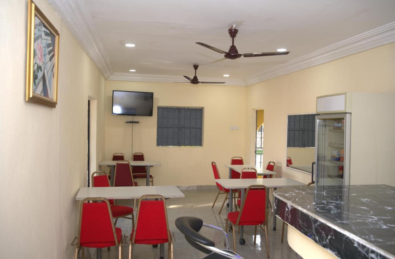 Faith And Grace Guest House Lamin Bagian luar foto
