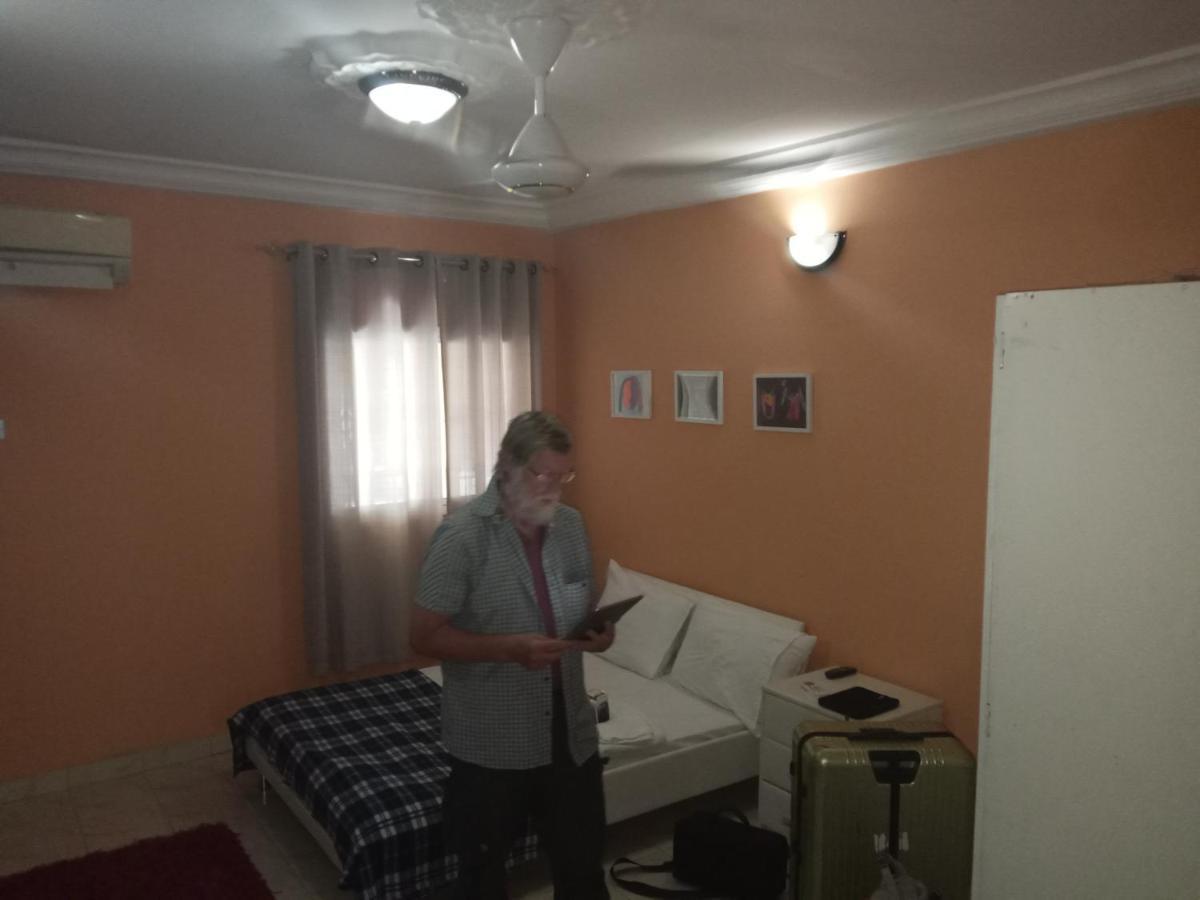 Faith And Grace Guest House Lamin Bagian luar foto