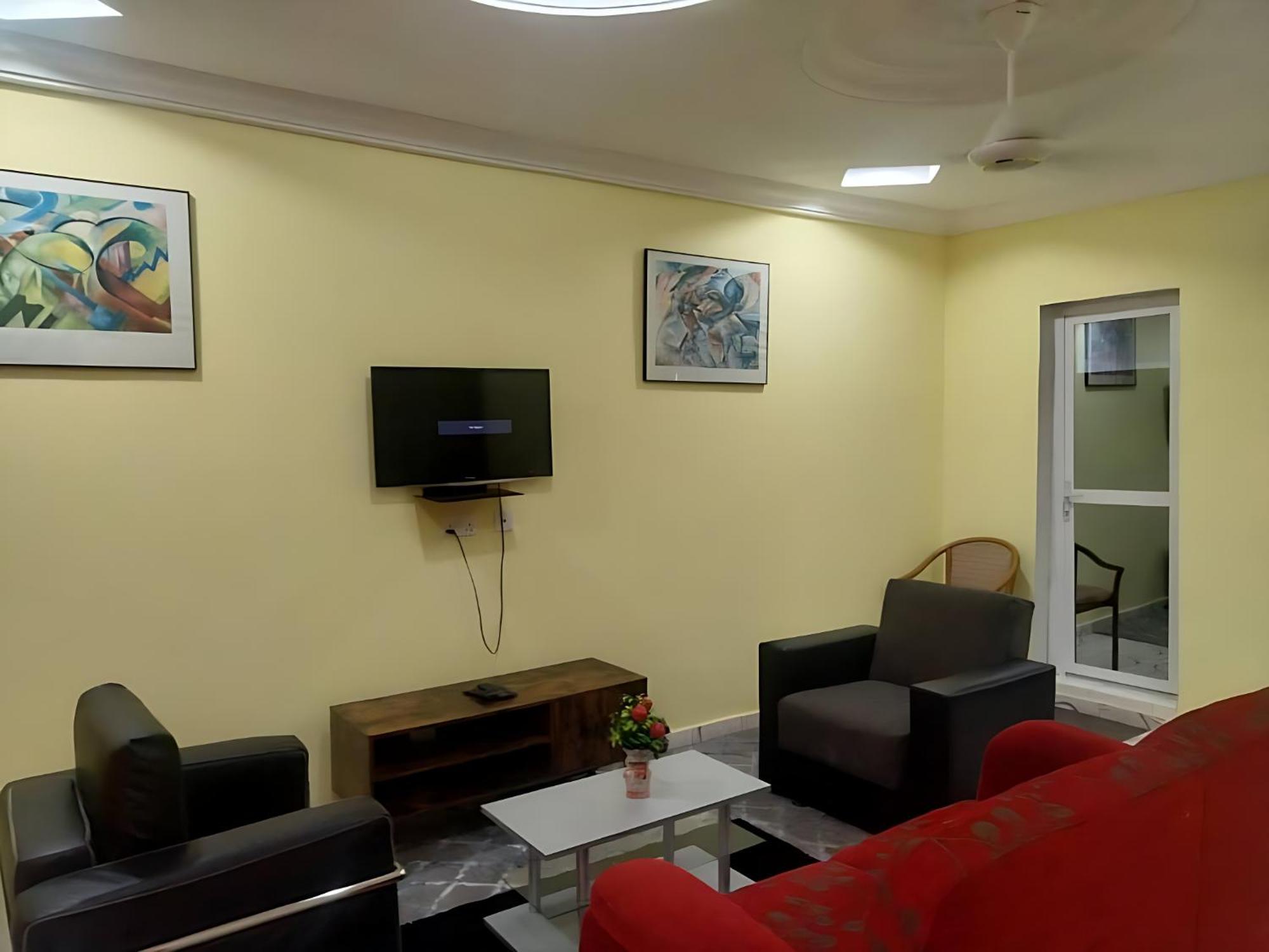Faith And Grace Guest House Lamin Bagian luar foto