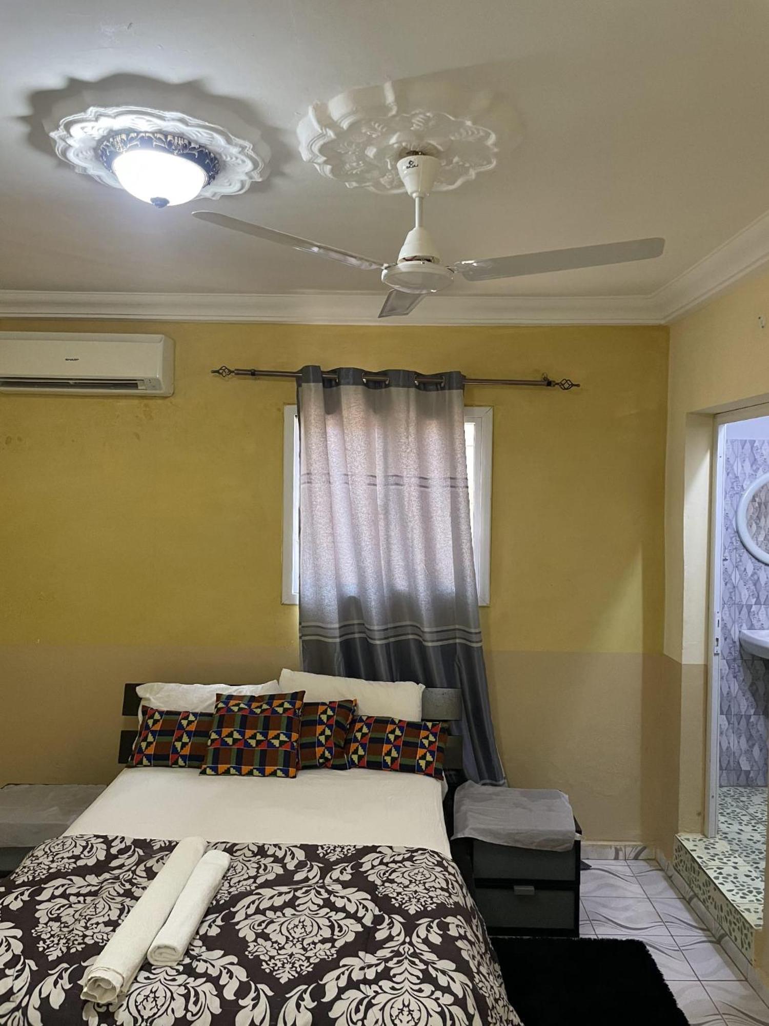 Faith And Grace Guest House Lamin Bagian luar foto